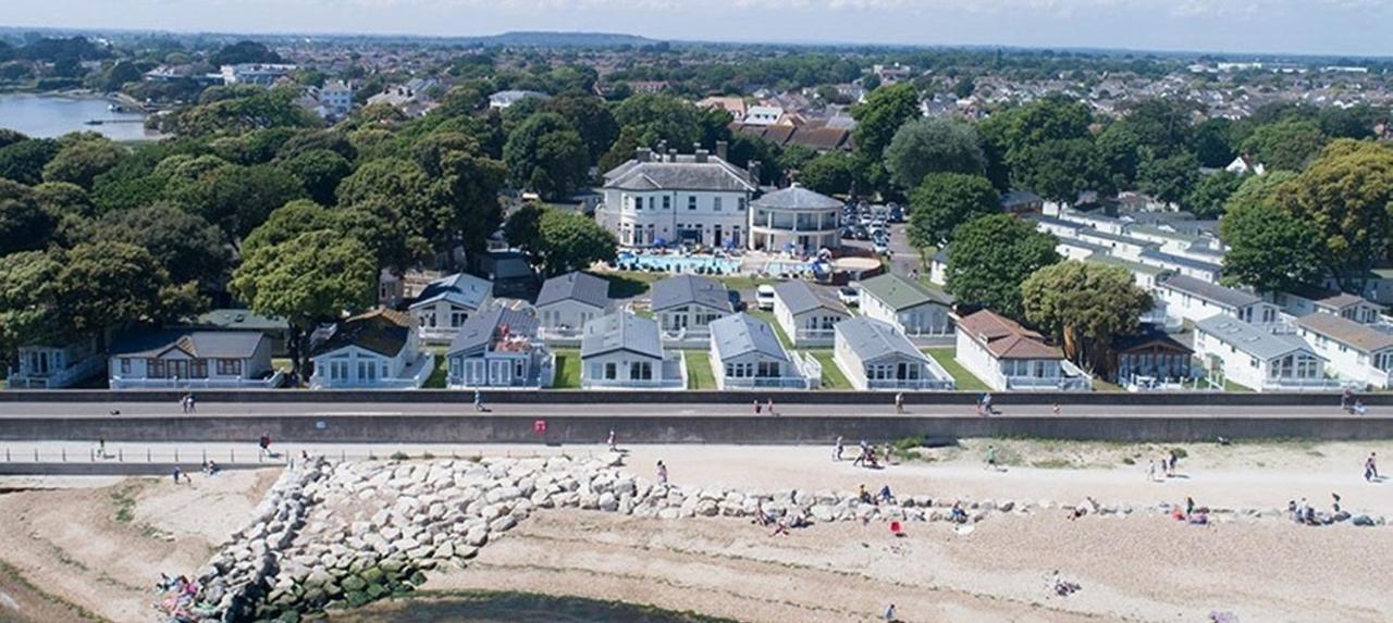 Mudeford Beach Lodge Exterior foto
